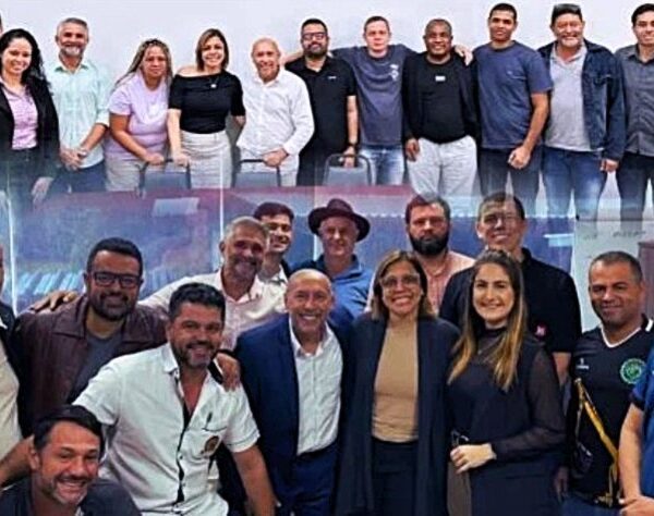 Com apoio de Anadelso Pereira e Alex Recepute, iniciativa leva esporte e novas oportunidades a jovens em comunidades de Vila Velha