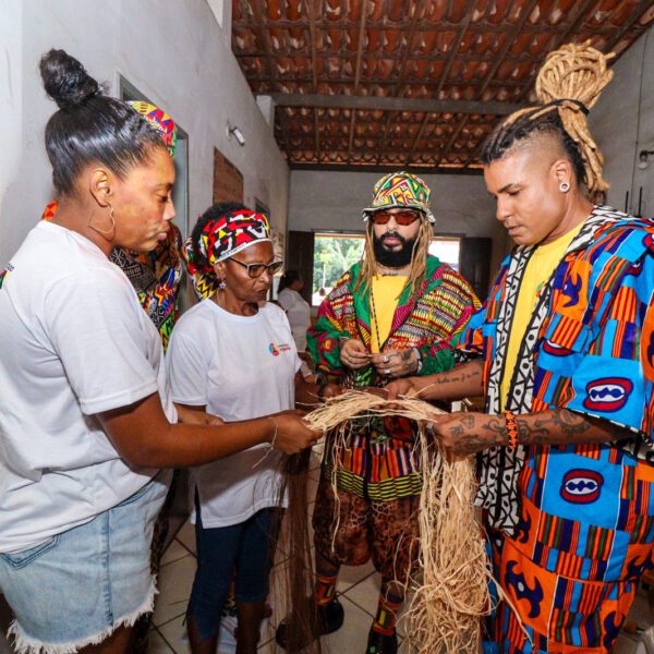Parceria entre Setre e marca de moda Meninos Rei leva artesanato de Maragogipinho para a passarela da SPFW 2025