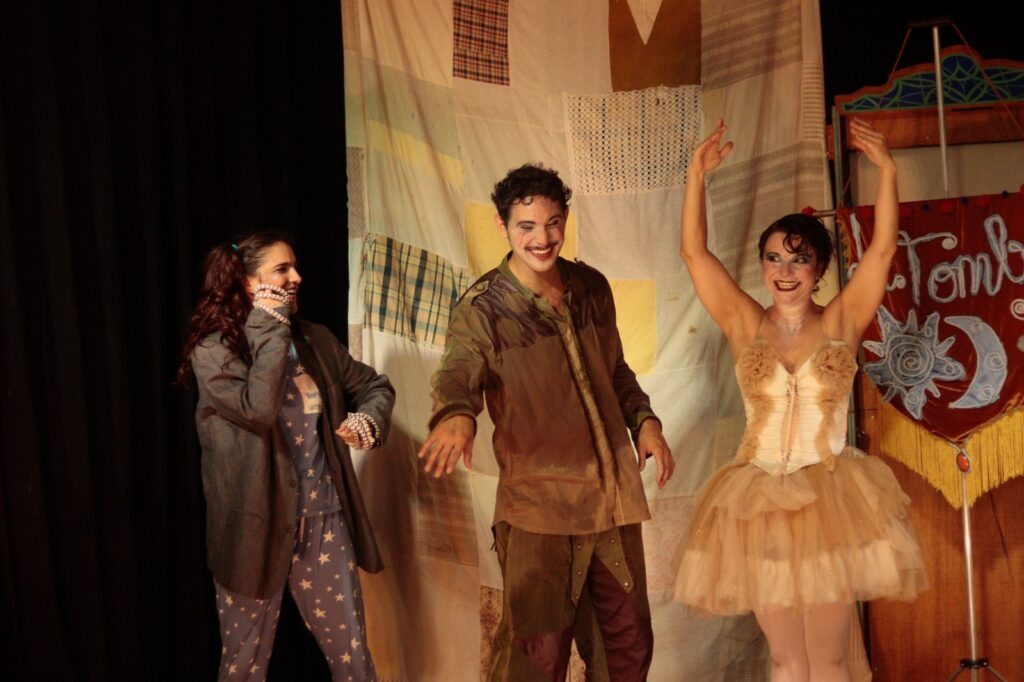 Espetáculo LE TOMBÉ em Goiânia com Entrada Gratuita - Cia Nudante encerra turnê no Teatro Zabriskie - humor, amor e tombos