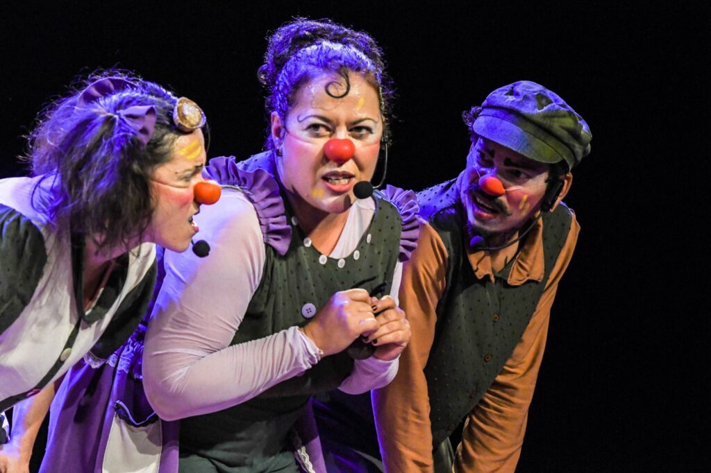 Teatro gratuito para todas as idades com a Farândola Teatro-Circo