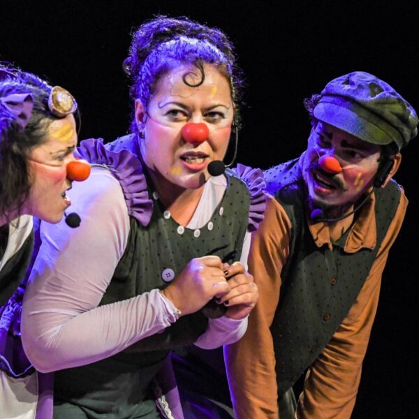 Teatro gratuito para todas as idades com a Farândola Teatro-Circo