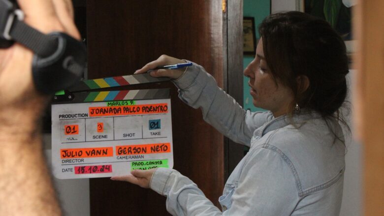 Série documental sobre a paixão do artista pelo teatro estreia em setembro