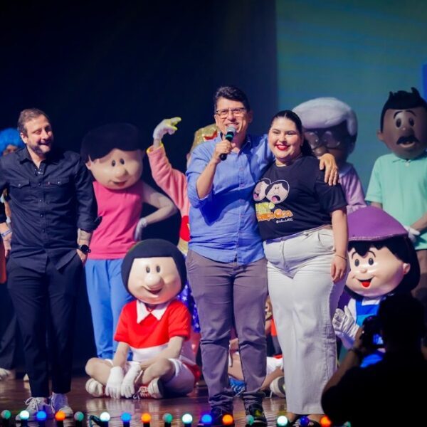 Espetáculo “Desplugados: A Arte das Brincadeiras” retorna ao Teatro Madre Esperança Garrido