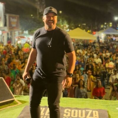 Cantor de forró gospel, Allef Souza, se apresenta no Dia do Evangélico em Serrinha
