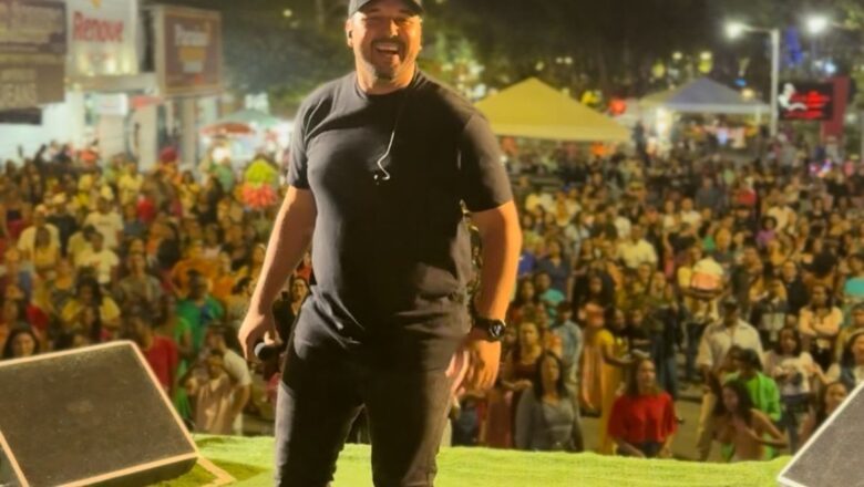Cantor de forró gospel, Allef Souza, se apresenta no Dia do Evangélico em Serrinha