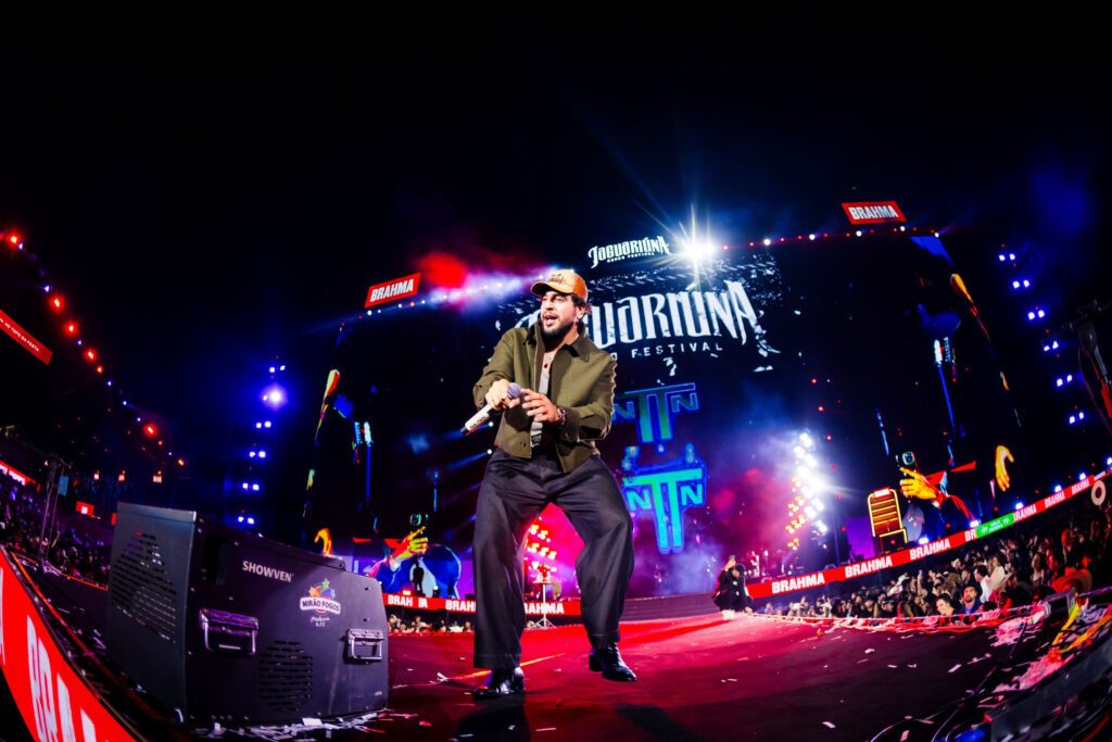 Nattan agita o Jaguariúna Rodeo Festival com "Esquenta do Nattan" no camping e faz o público cantar do início ao fim