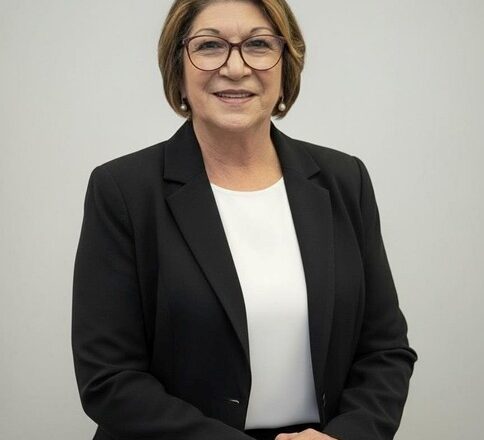 Suely Robusti celebra 50 anos de inclusão e compartilha sua trajetória inspiradora no livro “4X1 Mulheres & Propósito”