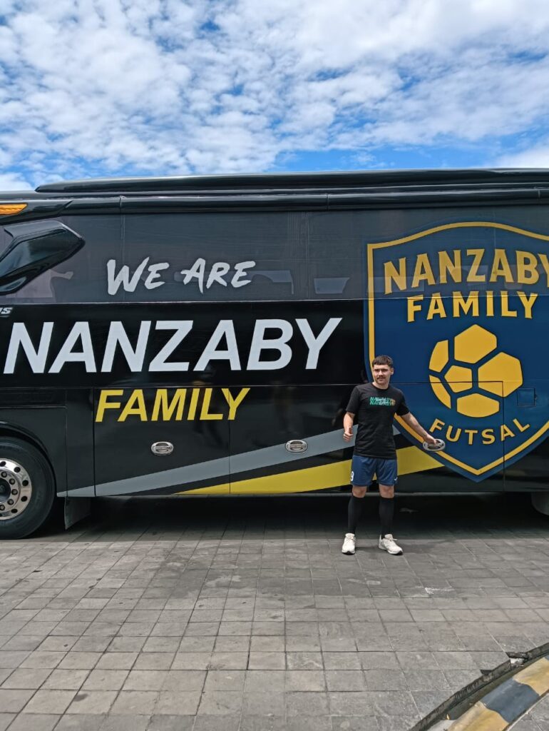 Destaque Internacional: João Ortiz Brilha no Futsal da Indonésia, Enaltecendo a Escola Brasileira