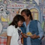 Roberto Carlos em festa com a netinha Laura em São Paulo