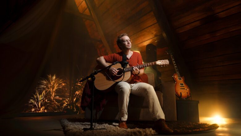 Destaque do litoral de São Paulo, BALARA lança single “Gatilhos (Acusticamente)”