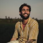 Entre o reggae e o mar, Pedro Perez encontra sua melhor versão em “Maré Nova”