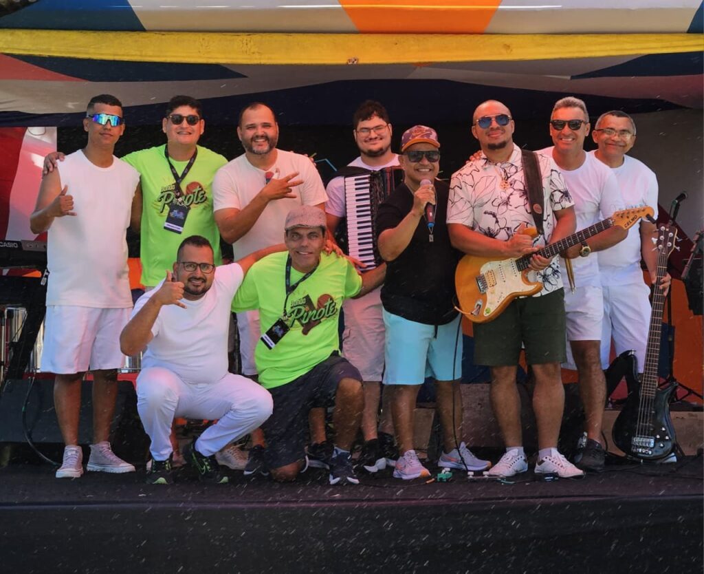 Banda Pinote Lança Primeira Música do DVD Até o Final da Semana
