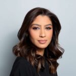 Izabela Toledo lança o livro ‘Segredos para Mexer o Doce’, utilizando metáforas culinárias para falar das experiências diárias da vida