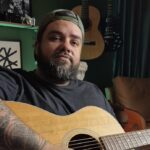 Compositor e hitmaker, DEKO investe em “Perfume”, single autoral que embala o início de um amor que não cabe na lógica