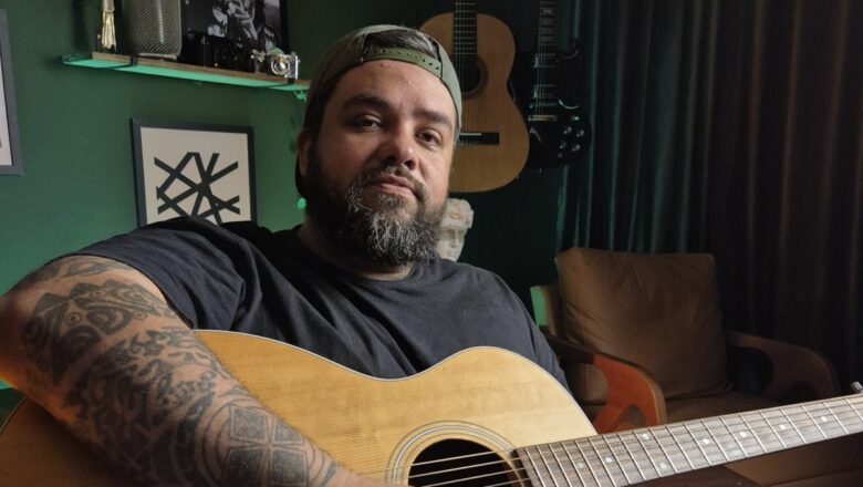 Compositor e hitmaker, DEKO investe em “Perfume”, single autoral que embala o início de um amor que não cabe na lógica
