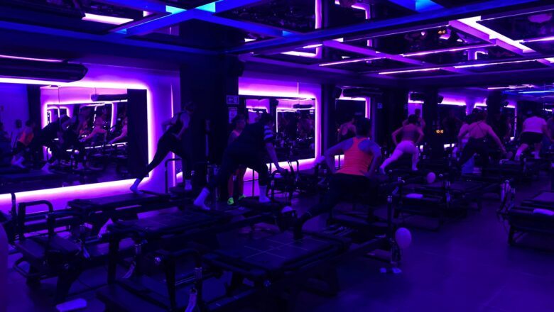 Pegasus Pilates celebra outubro rosa em campanha especial com mulheres que já superaram o câncer