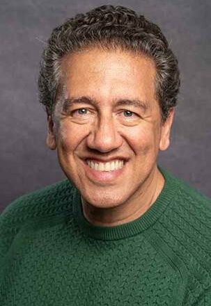 Altemar Dutra Jr se apresenta no Brahma, localizadona esquina mais famosa de São Paulo