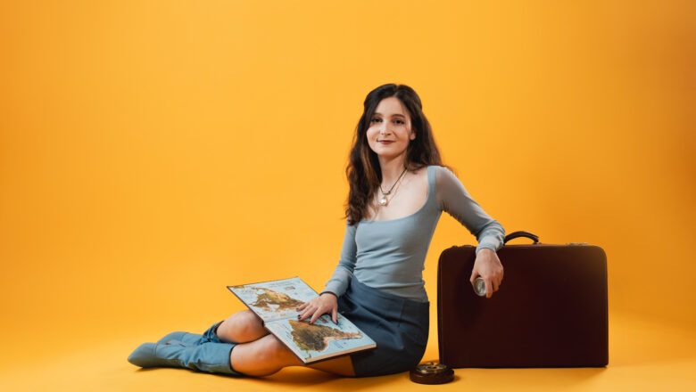Malu Azevedo estreia EP “Vem comigo” e dá vida a canção composta pelo pai nos anos 1980