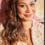 Naiá Camargo lança o single “Refém”