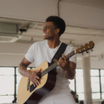 HIPÓLYTO celebra nova fase na carreira com musical “Quem é Juão” e show “Sambelting”