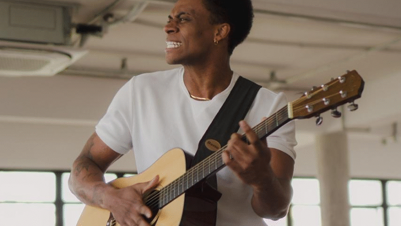 HIPÓLYTO celebra nova fase na carreira com musical “Quem é Juão” e show “Sambelting”