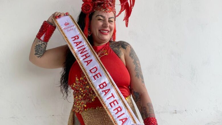 Natasha Loba é coroada Rainha de Bateria da Mocidade Unida da Mineira