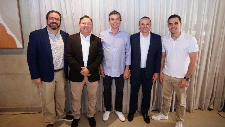 Almoço Empresarial do Sindialimentos encerra cronograma de 2025 com palestra de Eduardo Amaral