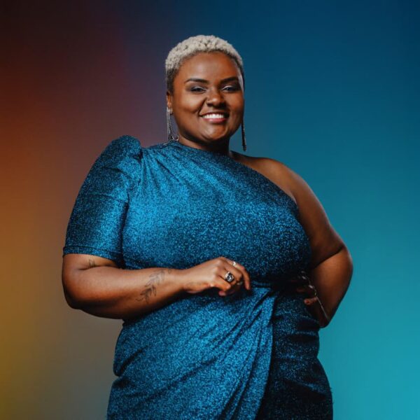  Thainá Gonçalves vai se apresentar ao lado de Thalles Roberto no Palco Leme do Réveillon do Rio