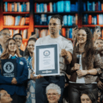 “A Máquina do Tempo – 11.520 anos de lições atemporais”, novo livro liderado por Joel Jota entra para o GUINNESS WORLD RECORDS ™ como o maior livro de não ficção em coautoria do mundo