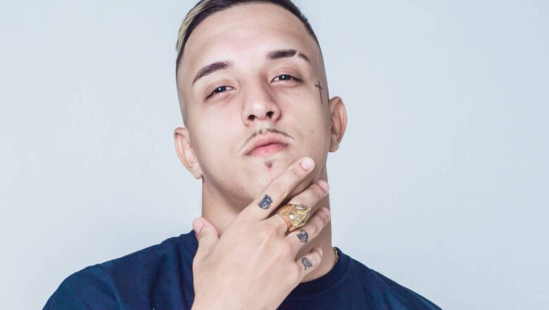 Noites de Verão no Morro da Urca segue com show de DelaCruz