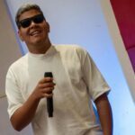 Com energia de bloco, Dougllas Fernanddo lança pout-pourri pensado para embalar o carnaval de rua