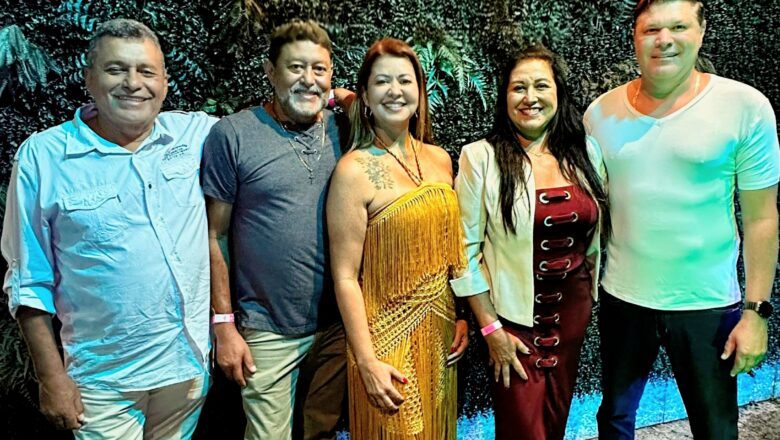 Família celebra com emoção o aniversário de Adriana Meireles