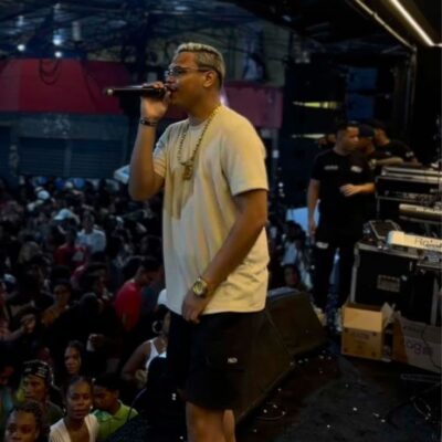 Encontro dos Amigos reúne multidão no Sotero Beach Bar e consagra verão com show marcante de Deene Na Voz