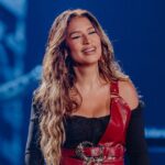 Simone Mendes presenteia São Paulo com show inédito no palco do Espaço Unimed