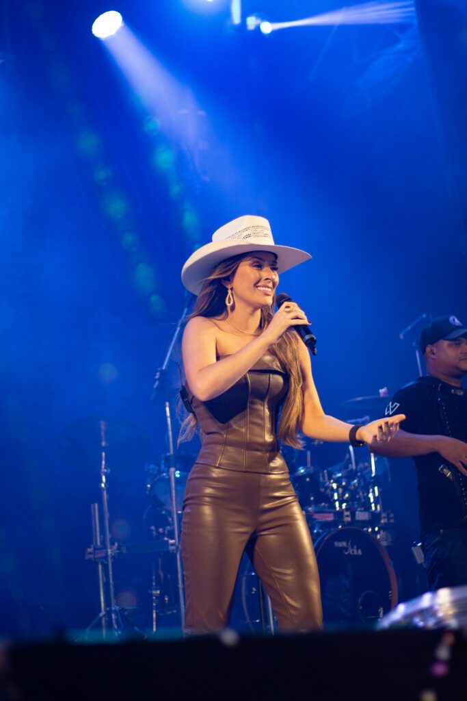 Jennifer Scheffer lança novo single intitulado “Acho Que Tá Com Medo”