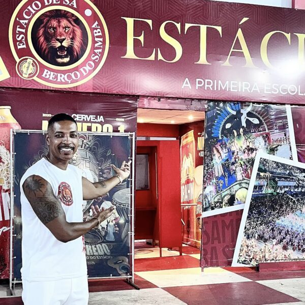Jeferson Kim  estréia como destaque da Estácio de Sá no Carnaval 2026.