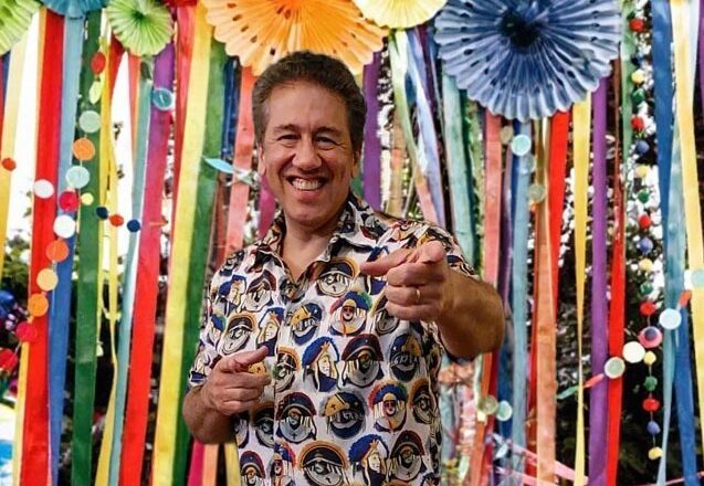 Altemar Dutra Jr. comanda carnaval de marchinhas na cidade de Atibaia (SP)