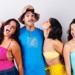 Bernardo Coimbra aceita desafio de interpretar 18 papéis na peça “Amigas”