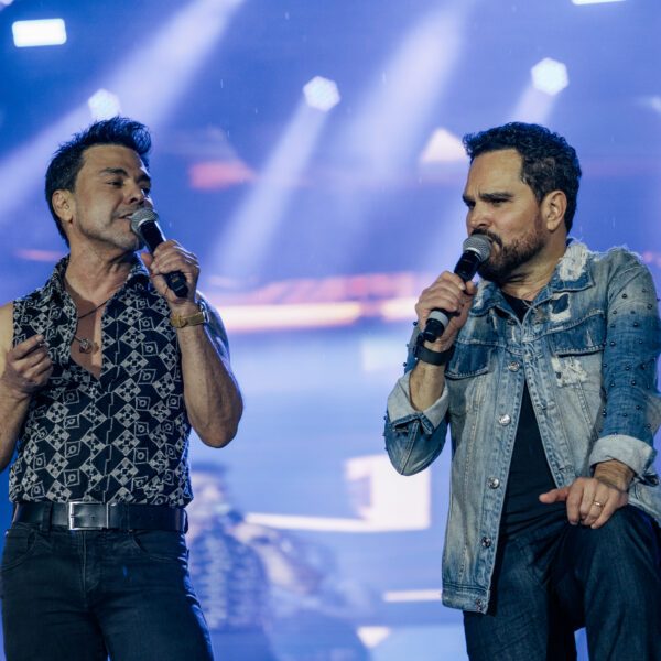 Zezé Di Camargo e Luciano reúnem mais de 80 mil pessoas em apresentação no Verão Maior Paraná
