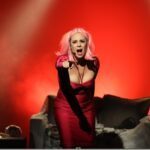 Vannessa Gerbelli estreia o monologo SOMBRAS NO FINAL DA ESCADARIA