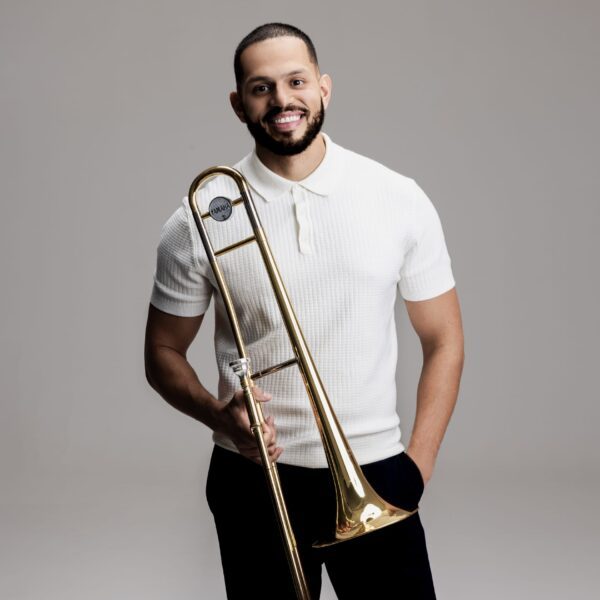 Músico brasileiro Felipe Brito cria série de concertos de jazz de sucesso nos Estados Unidos