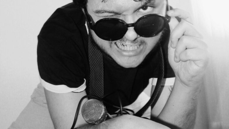 Alex Pucci lança o rock and roll Mr Famous com pegada anos 50