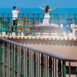 Entre falésias e o mar, encontro celebra o feminino com experiências de bem-estar, conexão e inspiração