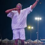 Renatinho da Bahia reúne multidão no Festival de Arembepe e lança autobiografia