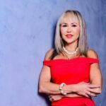 Julie Carroll recebe título de Cidadã Cruzense