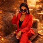 Brasileira Débora Denecke é convidada para participar da Paris Fashion Week e do red carpet de Cannes.