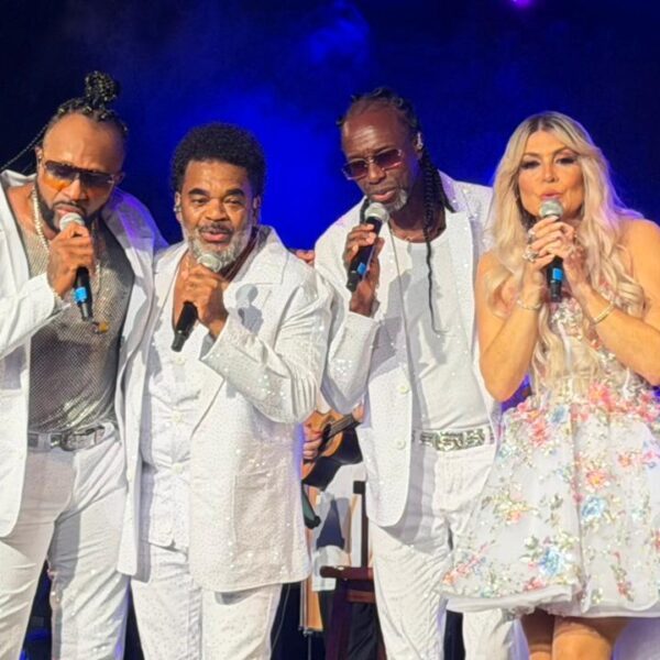 Negritude Júnior e Adryana Ribeiro juntos agitam o País