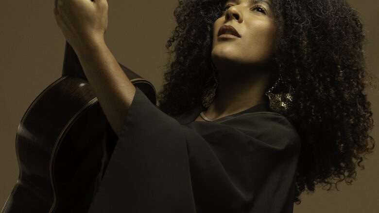 Muca & Roberto Menescal juntos lançam Beleza