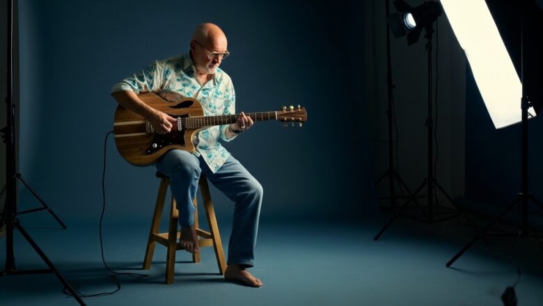 De executivo internacional a artista: Chris Moore estreia na música aos 66 anos