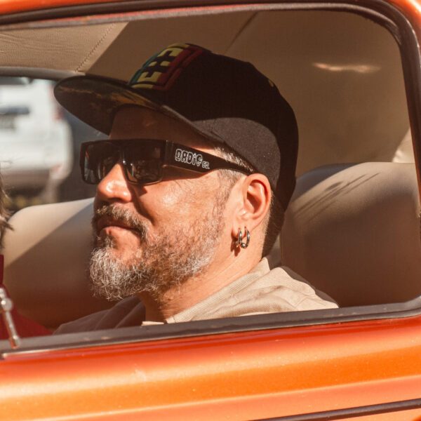 Maskavo relança “Freio de Mão” e aposta em nova fase com clipe de fusca turbinado